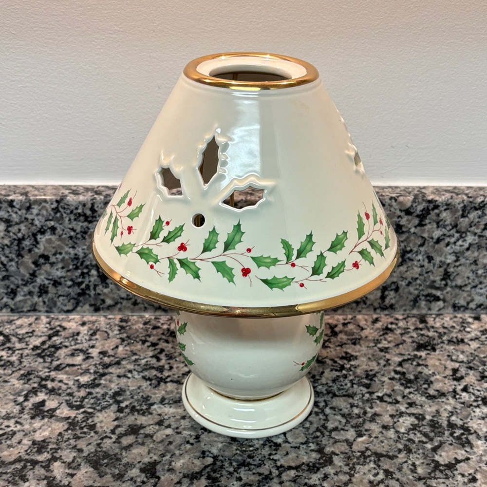 Lenox Cream and Gold Holiday Lamp with Holly Design